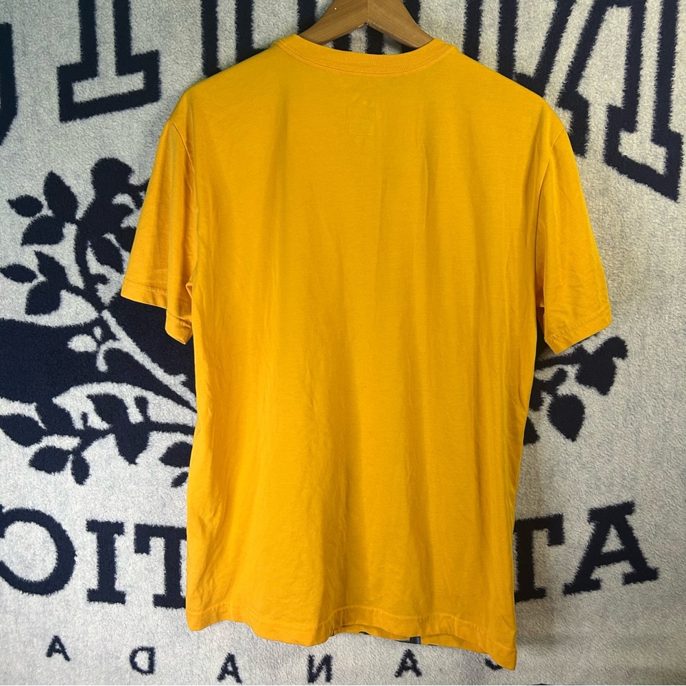 Kobe Bryant Black Mamba Snake Face Yellow T-Shirt Nike Dri-Fit Lakers Size L NBA - Picture 4 of 5
